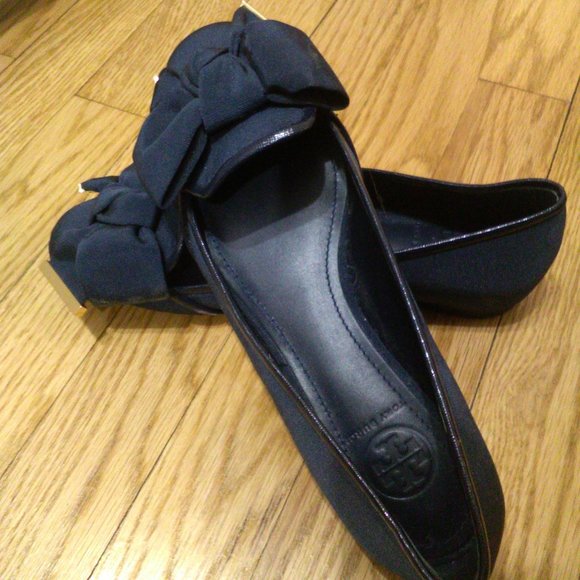 Tory Burch Womens Navy Shoe, Size 5.5 - Picture 1 of 2